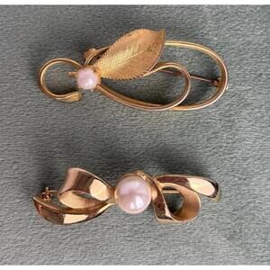 Vtg 60’s Ribbon Bow w/‎ Pearl Leaf Gold Tone 2 Brooches P064